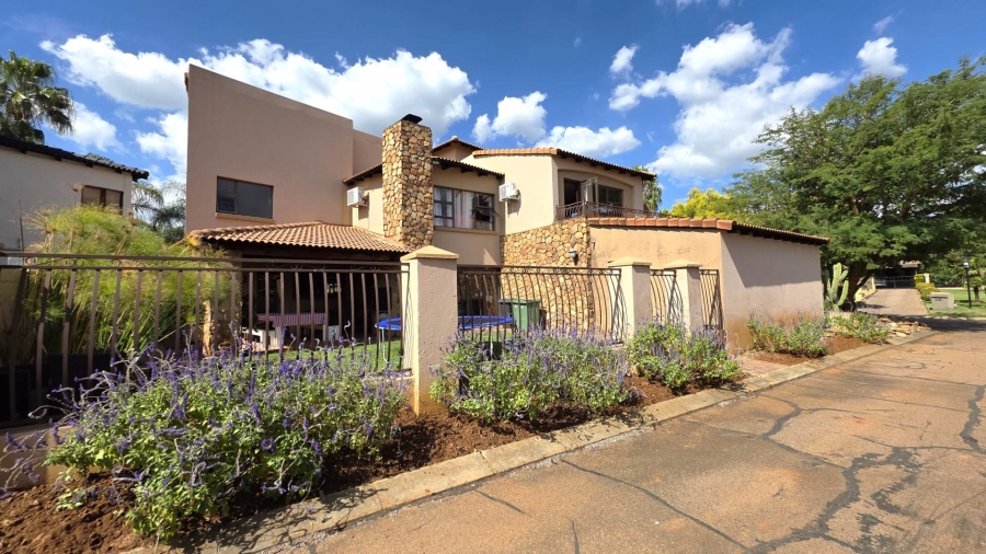 To Let 4 Bedroom Property for Rent in Melodie North West